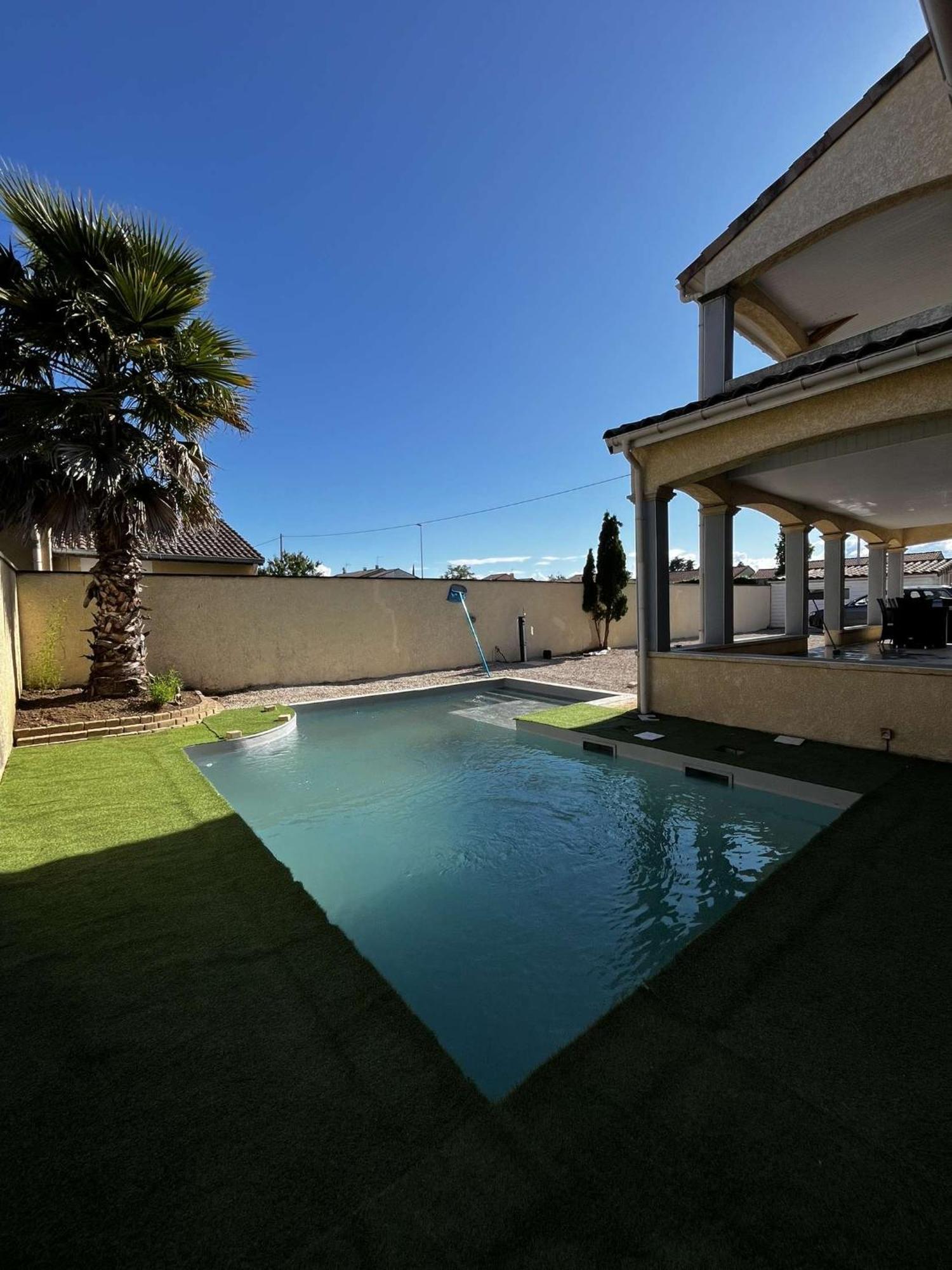 Villa Contemporaine Avec Piscine Romans-sur-Isère Kültér fotó